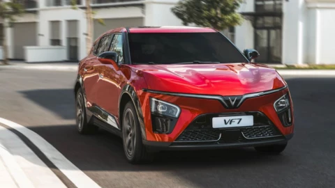 Chủ xe VinFast VF 7 bị "sốc" sau khi đi gần 25.000 km