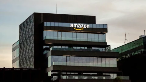 Những "vở kịch công sở" được nhân viên Amazon, Meta dựng lên vì bị ép phải dùng AI