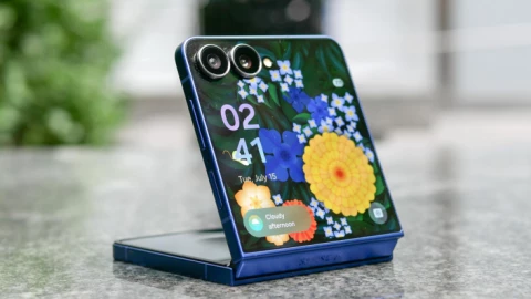 Samsung có thể đặt dấu chấm hết cho điện thoại gập vỏ sò, Galaxy Z Flip 8 là model cuối cùng