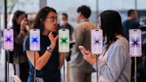 Người dùng ngày càng "lười" đổi smartphone, và đó là vấn đề