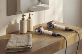 Máy sấy tóc thiết kế cầm đi du lịch giá 9 triệu đồng mở bán ở Việt Nam