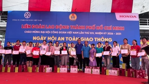 Công ty tại TP.HCM tặng 1300 chỉ vàng cho công nhân