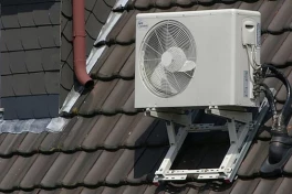 Những lý do khiến cục nóng điều hòa kêu to như "máy cày"