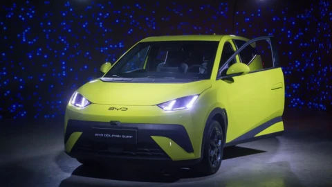 BYD mạnh miệng: Giao xe sạc nhanh chậm trễ, tặng sạc miễn phí mỗi ngày!