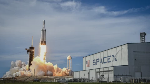 SpaceX nộp đơn xin niêm yết cổ phiếu ra công chúng, và việc tính toán đòi hỏi một chút niềm tin vào sự điên rồ