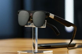 Xreal Project Aura: Kính Android XR màn hình OLED sắp đổ bộ, thách thức Apple Vision Pro?