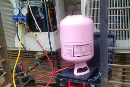 Vừa va phải anh tự nhận kĩ sư ngành nhiệt lạnh tốt nghiệp đại học Bách Khoa Hà Nội phán về gas điều hòa