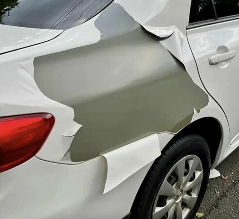 Toyota bị kiện vì xe màu trắng bong tróc sơn khi phơi nắng