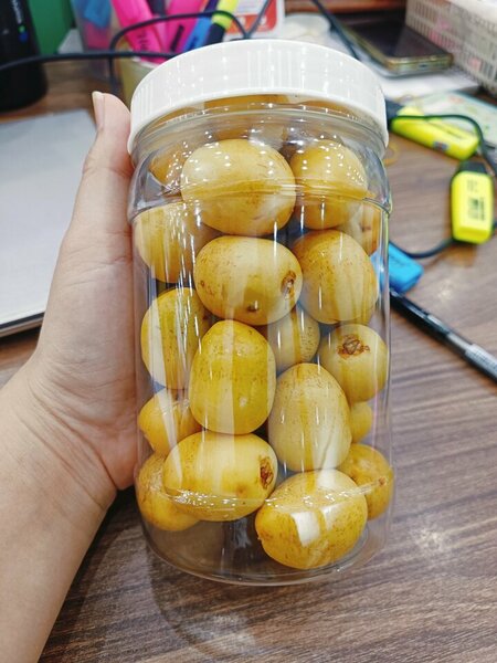 "Cú lừa" mang tên quả chà là :D Nhiều chị em mua phải quả xanh ăn chát phát nghẹn, quả