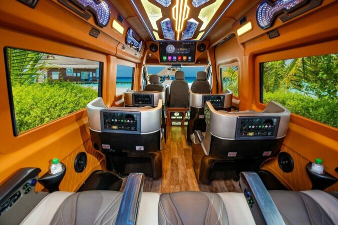 limo2.jpg limo2.jpg