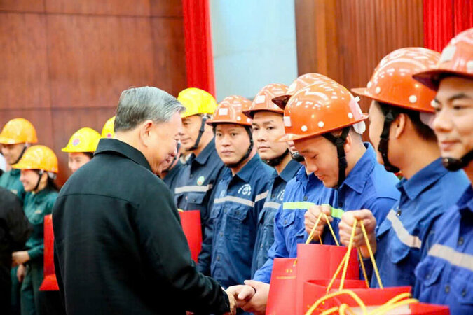 TKV- Tuyển lao động Nam 18- 35 Tuổi biết đọc; biết viết là được, đào tạo ngắn hạn miễn phí