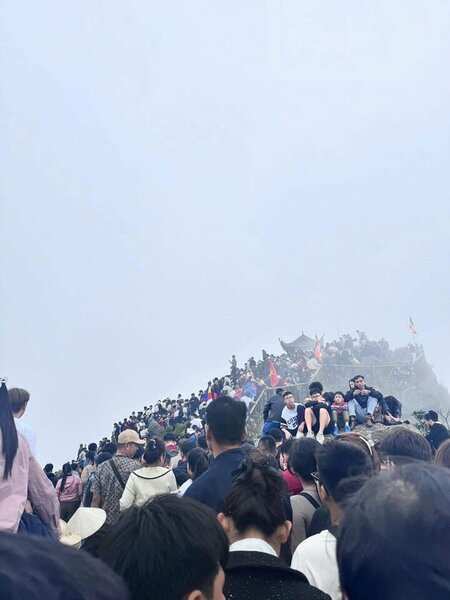 Chùa Đồng Yên Tử ngày 3 Tết