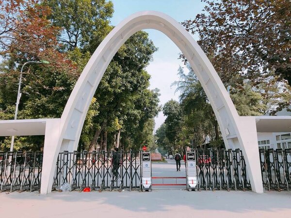 Nhiều người muốn Cổng vòm parabol, biểu tượng của trường ĐH Bách khoa Hà Nội, được giữ lại mãi mãi...
