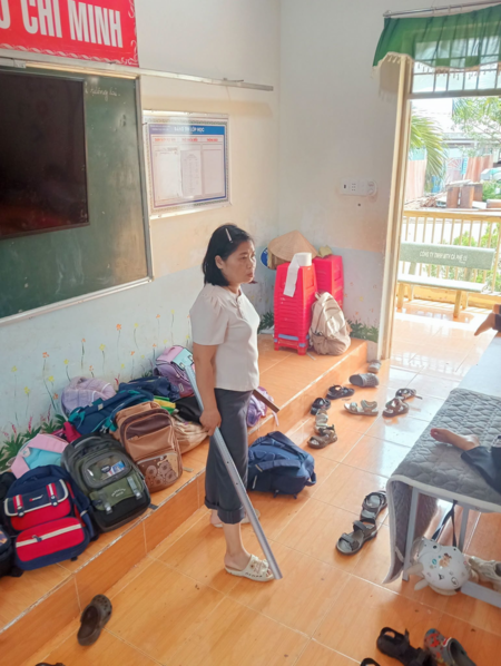 Hình ảnh quen thuộc của cô giáo trông học sinh tiểu học ngủ trưa