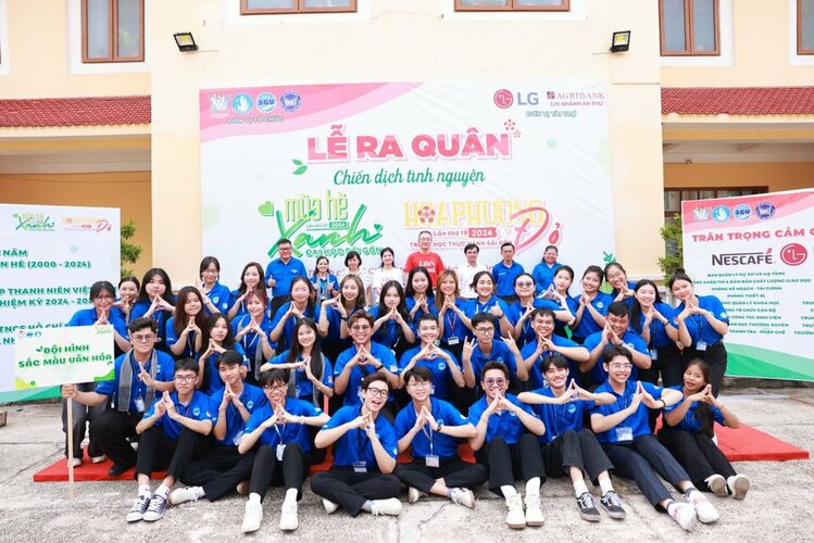 ng Song Ikhwan - Tổng giám đốc Kinh doanh và Marketing, LG Electronics Việt Nam chụp hình lưu ...jpg ng Song Ikhwan - Tổng giám đốc Kinh doanh và Marketing, LG Electronics Việt Nam chụp hình lưu ...jpg