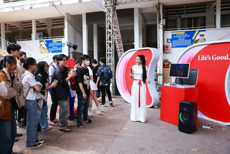 Khu vực “Thả giọng tươi vui”_ Nơi lan tỏa những giai điệu tích cực bằng chính giọng hát của cá...jpg Khu vực “Thả giọng tươi vui”_ Nơi lan tỏa những giai điệu tích cực bằng chính giọng hát của cá...jpg