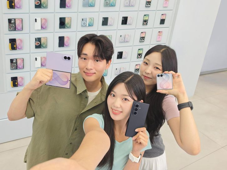 Samsung Galaxy Z8 lập kỷ lục đơn đặt trước tại quê nhà