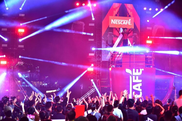 4. “Nam thần DJ” Wukong mang đến bữa tiệc âm nhạc sôi động và đầy màu sắc tại sự kiện NESCAFÉ ...jpg 4. “Nam thần DJ” Wukong mang đến bữa tiệc âm nhạc sôi động và đầy màu sắc tại sự kiện NESCAFÉ ...jpg