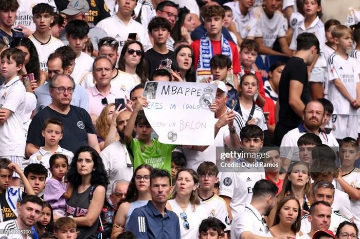mbappe-3-1721125479-954-width700height466_jpg_75.jpg