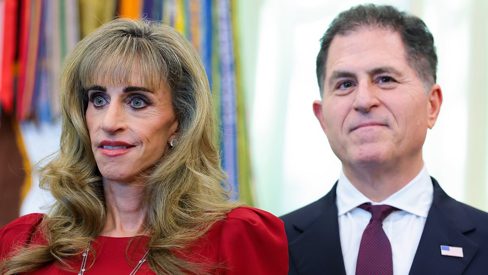 Cách tỷ phú Micheal Dell đáp trả những kẻ chê ngoại hình vợ ông