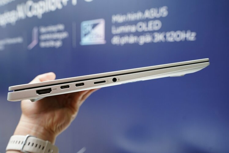 DSC03733_ko lo go.jpg