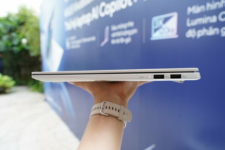 DSC03737_ko lo go.jpg