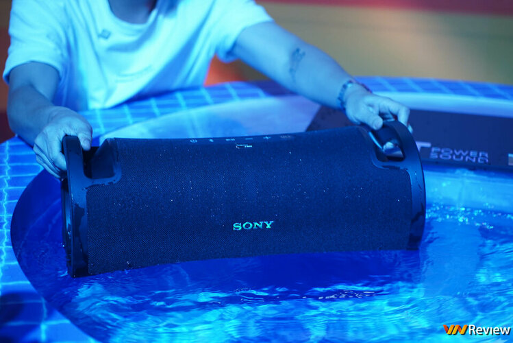 DSC04669_1280 logo mau.jpg