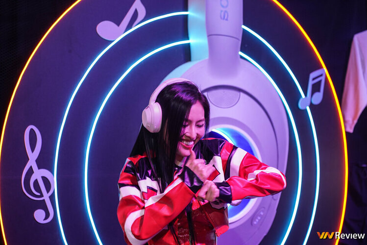 DSC04563_1280 logo mau.jpg