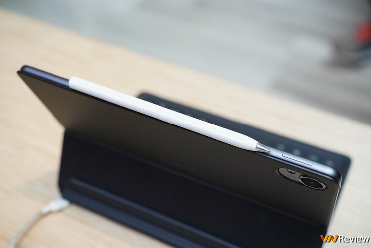 DSC04871_1280 logo mau.jpg