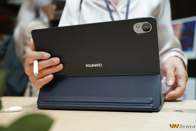 DSC04865_1280 logo mau.jpg