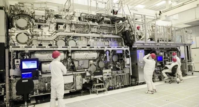 240421-Intel-High-NA-EUV-3_resize-680x365_c_webp_75.jpg