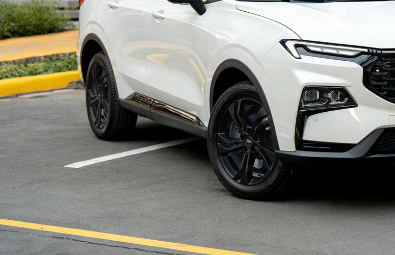 VN_MJJ03290_HCJ_RGB (WHEELS ONLY).jpg VN_MJJ03290_HCJ_RGB (WHEELS ONLY).jpg