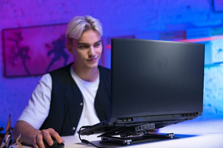 Katana_15_Scenario_Photo__(6)_ko lo go.jpg