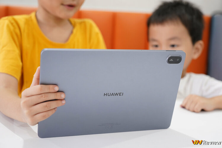 DSC08683_1280 logo mau.jpg