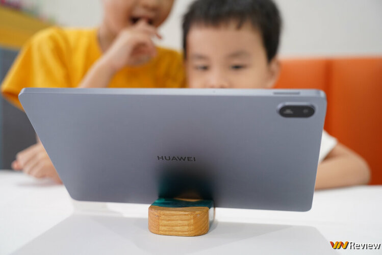 DSC08669_1280 logo mau.jpg