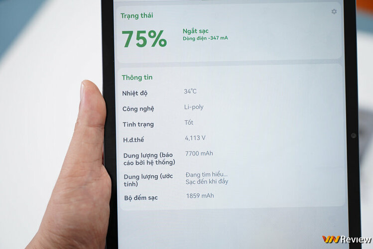 DSC08751_1280 logo mau.jpg