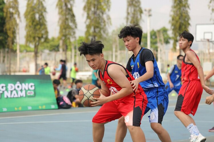 9. Thông qua giải đấu nói riêng và thể thao nói chung, các em sẽ có cơ hội rèn luyện thể chất ...jpg