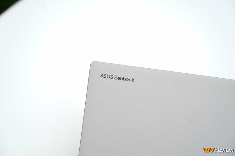 DSC09688_1280 logo mau.jpg
