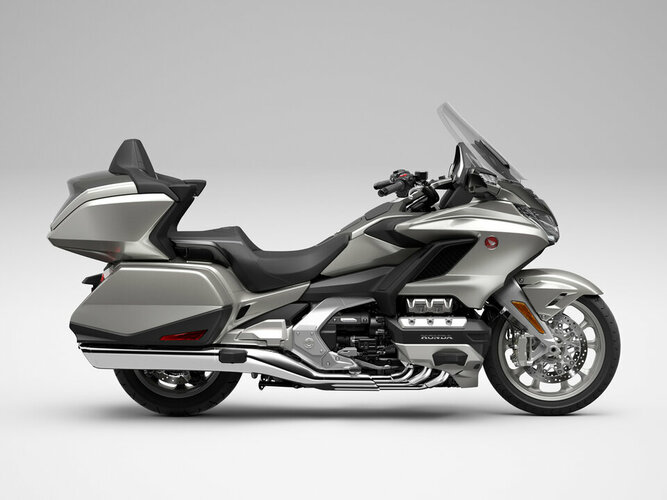 1. GoldWing 2024 màu Bạc mới_.jpg