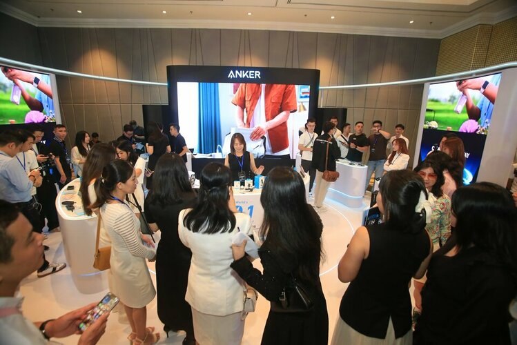 Anker_s Exhibition_02_ko lo go.jpg