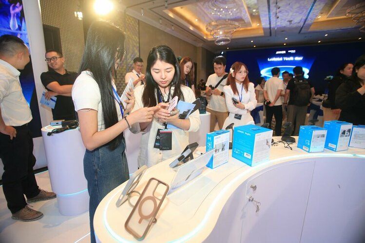 Anker_s Exhibition_01_ko lo go.jpg