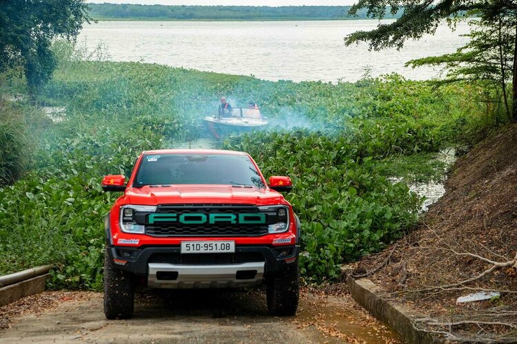 Raptor_Tran_Phat_26.jpg Raptor_Tran_Phat_26.jpg
