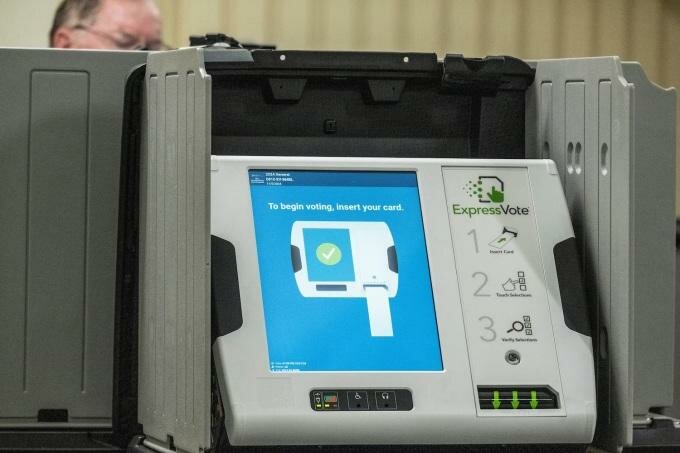 voting-machine-gty-jef-241023-7623-1808-1730781826_jpg_75.jpg