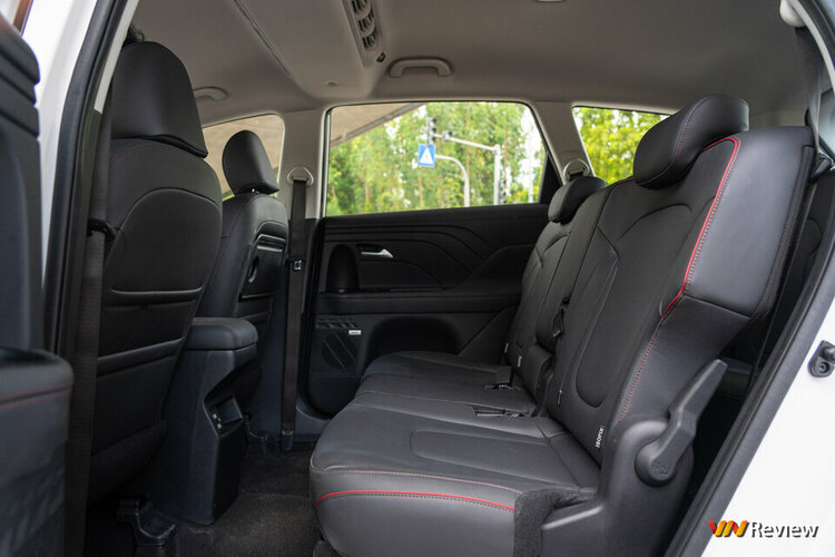 Hyundai Stargazer X - 51.jpg