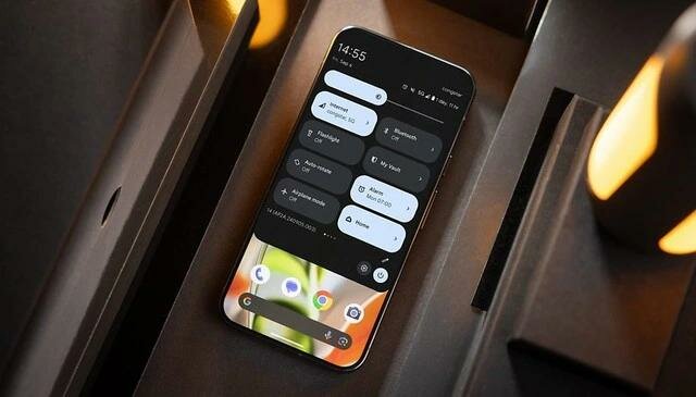 android-16-leaked-quick-settings-with-new-design-comapred-to-15-w810h462-173046891577526123911...jpg