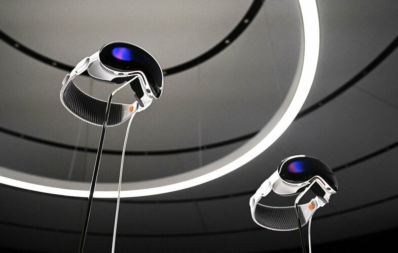 Apple-Vision-Pro-Movie-Streaming-Culture-1258467686_jpg_75.jpg