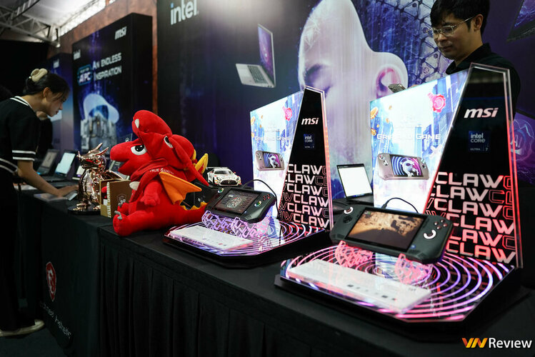 DSC01457_1280 logo mau.jpg