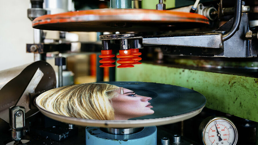 adele vinyl.jpg adele vinyl.jpg