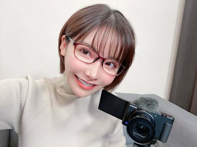 ZV-1 eimi fukada.jpg ZV-1 eimi fukada.jpg