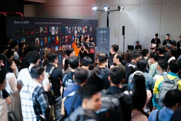 Sony 18_ko lo go.jpg